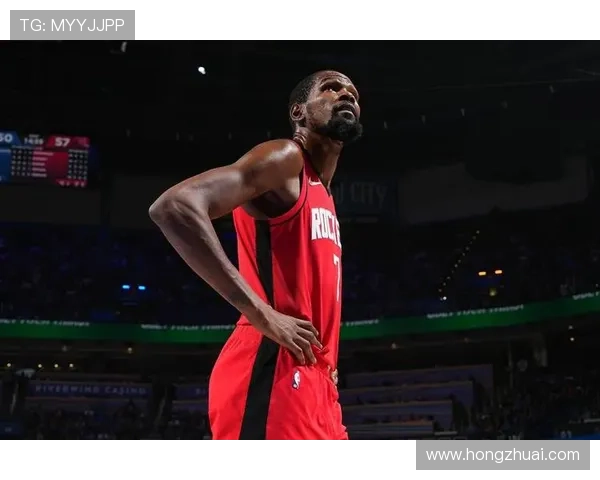 NBA最新动态：詹姆斯创历史纪录篮网迎来重磅交易勇士赛季前景分析